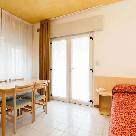Marina Aparthotel 3*