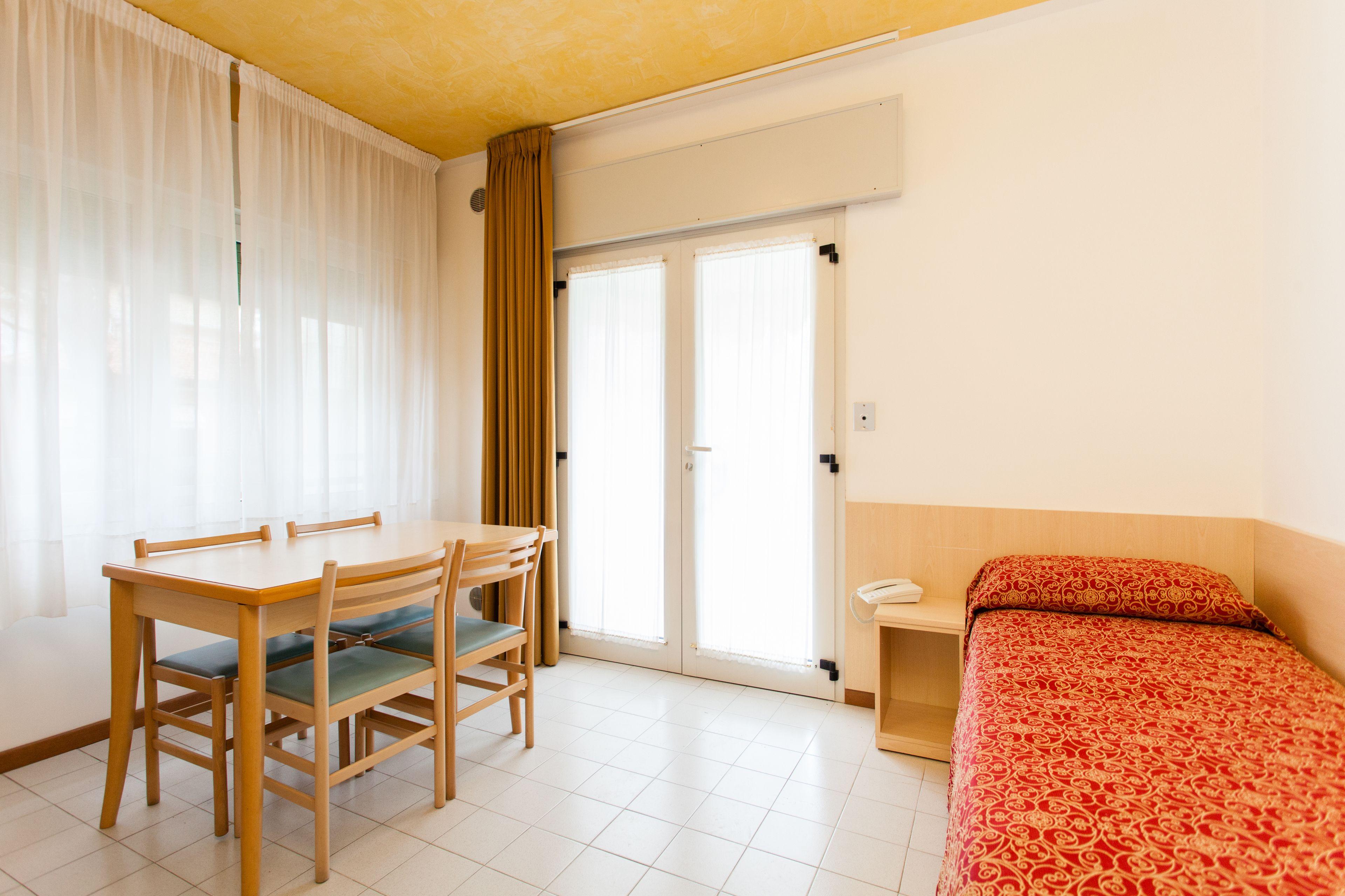 Marina Aparthotel 3*